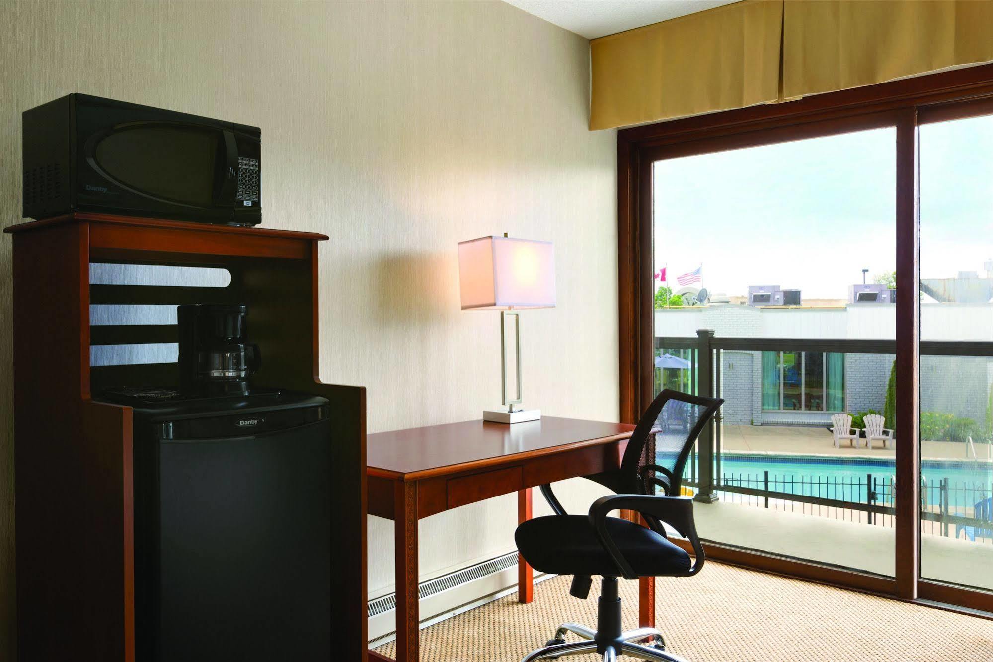 Days Inn By Wyndham London Eksteriør bilde